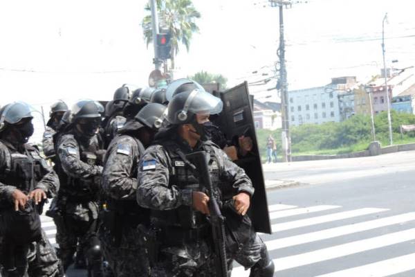 https://www.cidadeacontece.com.br/wp-content/uploads/2021/06/pm-de-pernambuco.jpg