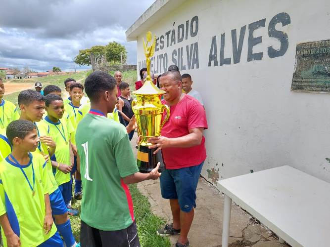 Escolinha de Futebol da Vila Isabel é a grande campeã da Taça TV Catolé –  Prefeitura Municipal de Itapetinga